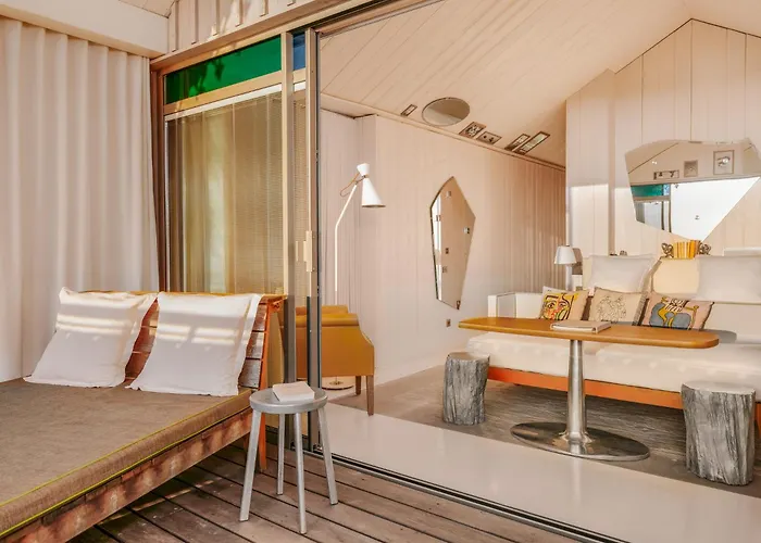 Hotel La Co(o)rniche